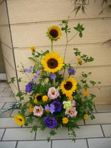 初夏のアレンジといえば｜「花やす」　（神奈川県川崎市麻生区の花キューピット加盟店 花屋）のブログ